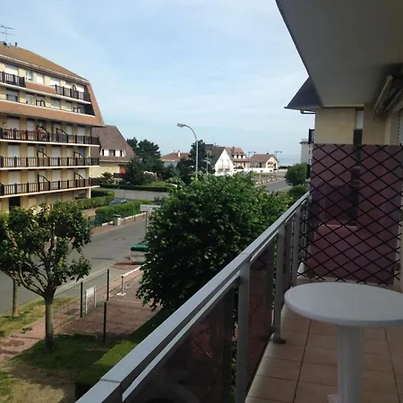 Villers-sur-mer, 2 Pieces, 4 Personnes - Fr-1-712-48 Apartment